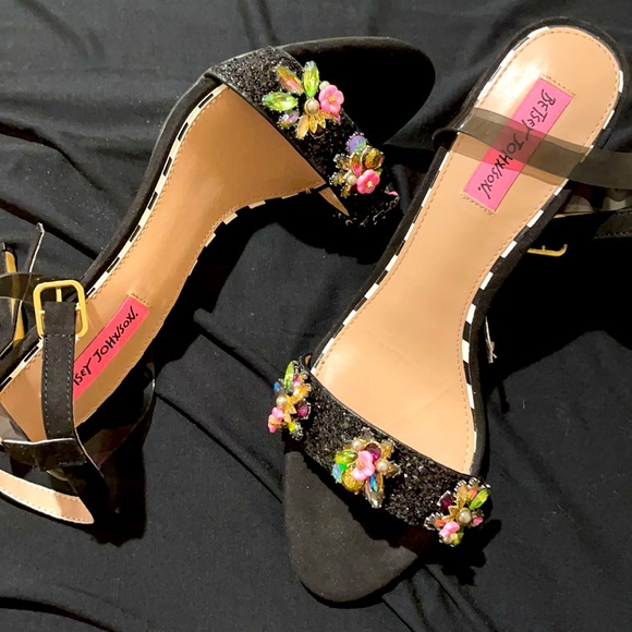 Betsy Johnson Sandals - Picture 7 of 7